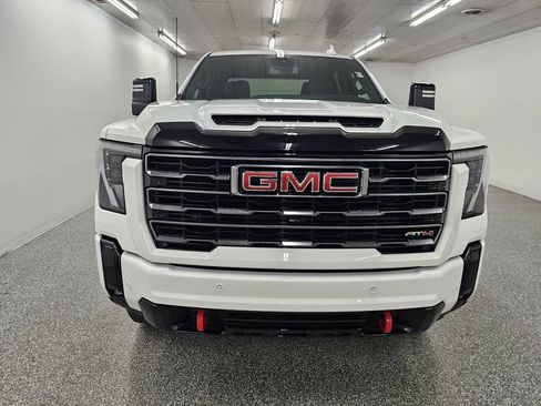 Used 2026 GMC Sierra 2500 AT4 AWD/4WD image 2