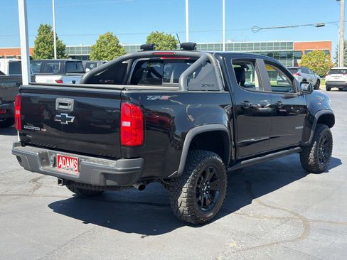Used 2018 Chevrolet Colorado ZR2 w/ ZR2 Midnight Special Edition AWD/4WD image 8