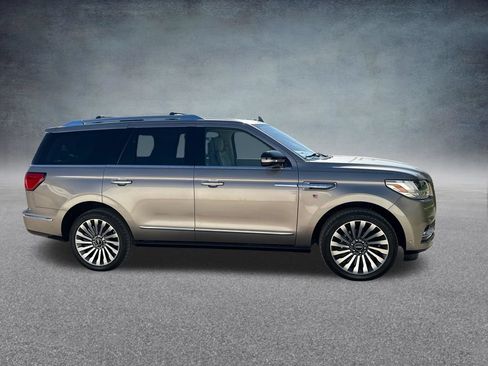 Used 2020 Lincoln Navigator Reserve w/ Luxury Package AWD/4WD image 7