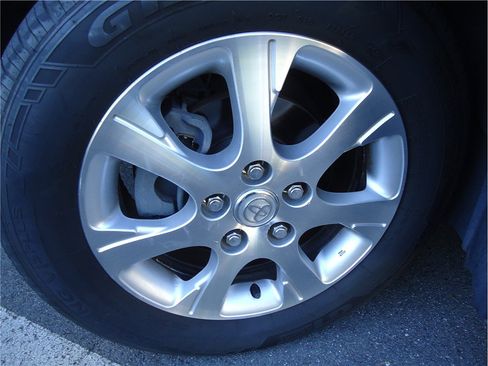 Used 2006 Toyota Camry XLE FWD image 26
