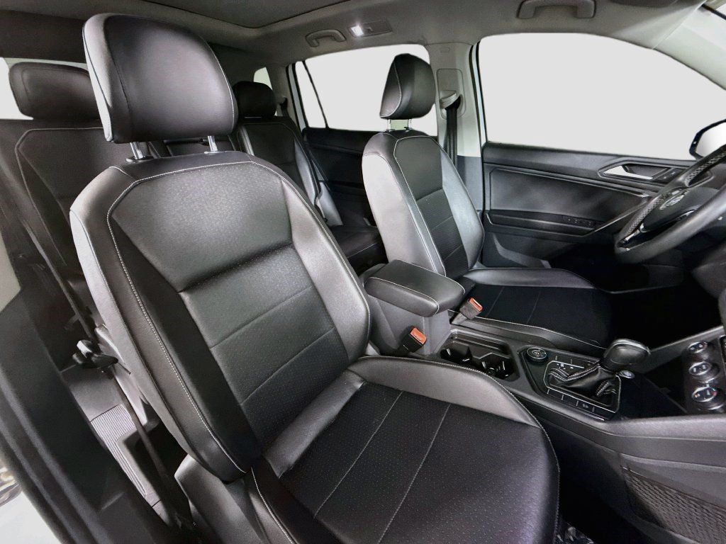Used 2021 Volkswagen Tiguan SE AWD/4WD image 28