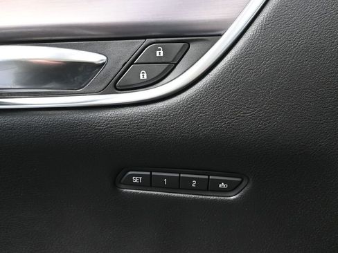 Used 2017 Cadillac XT5 Luxury image 20