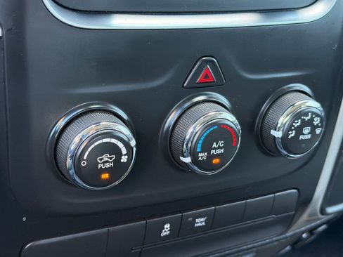 Used 2017 RAM 1500 Classic SLT AWD/4WD image 20