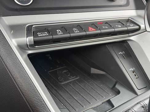 Used 2019 Audi Q3 2.0T Prestige AWD/4WD image 27
