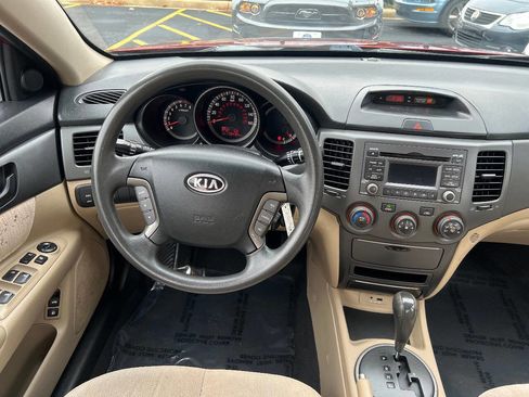Used 2010 Kia Optima LX image 25