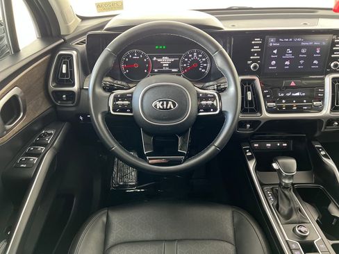 Used 2021 Kia Sorento EX w/ Panoramic Sunroof Package image 15