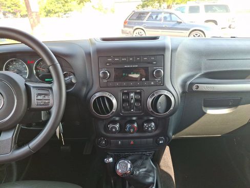 Certified 2018 Jeep Wrangler Unlimited Sport S AWD/4WD image 13