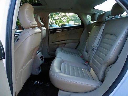 Used 2018 Ford Fusion SE w/ Fusion SE Technology Package FWD image 51