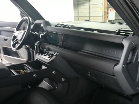 Used 2023 Land Rover Defender 110 X-Dynamic SE image 27