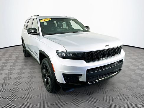 Used 2023 Jeep Grand Cherokee L Laredo AWD/4WD image 2