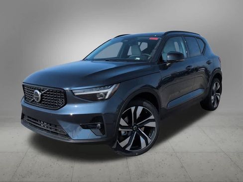 Used 2026 Volvo XC40 B5 Ultra w/ Protection Package Premier AWD/4WD image 1