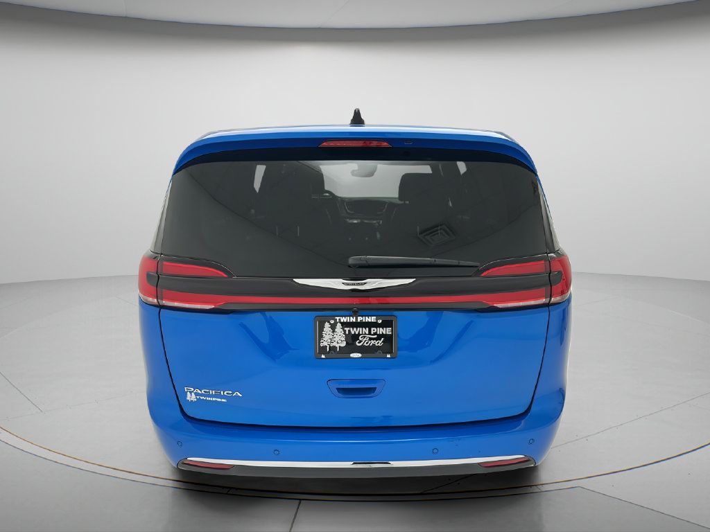 Used 2026 Chrysler Pacifica Select FWD image 7