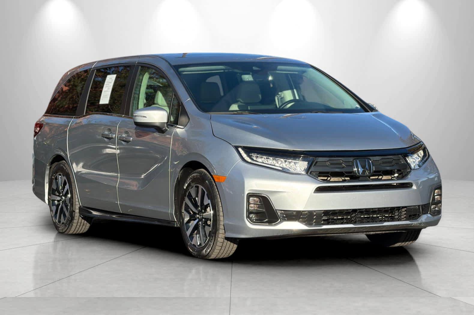 Used 2025 Honda Odyssey EX-L image 9