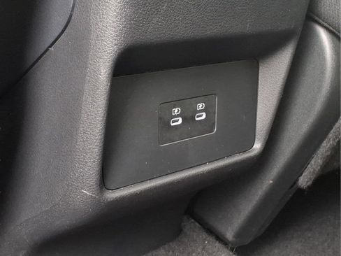 Used 2025 Nissan Rogue SV FWD image 20