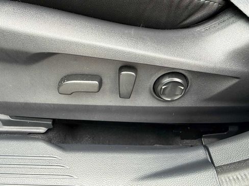 Used 2025 Subaru Outback Premium w/ Popular Package #1A AWD/4WD image 14