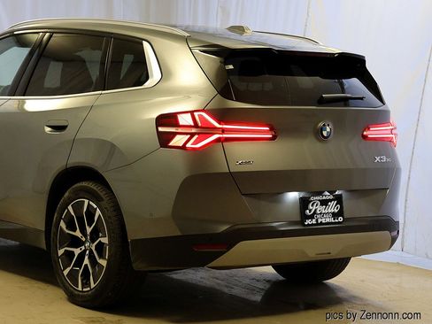 Used 2025 BMW X3 xDrive30i w/ Premium Package image 8