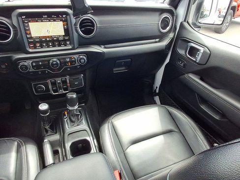 Used 2022 Jeep Gladiator Overland w/ Popular Equipment Package AWD/4WD image 11