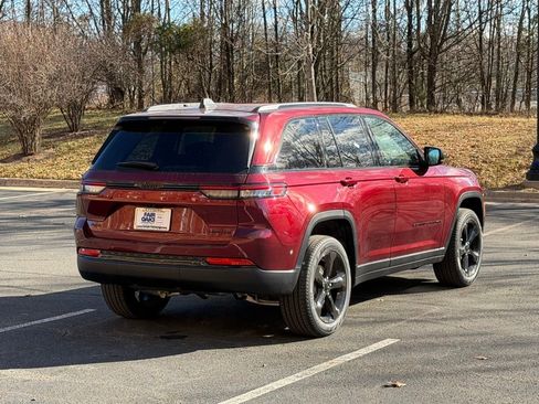 New 2025 Jeep Grand Cherokee Limited w/ Black Appearance Package image 7