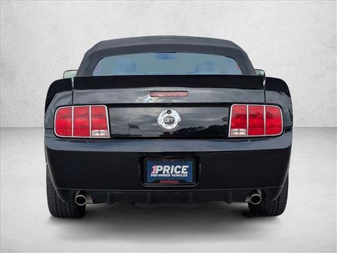 Used 2008 Ford Mustang GT RWD image 7