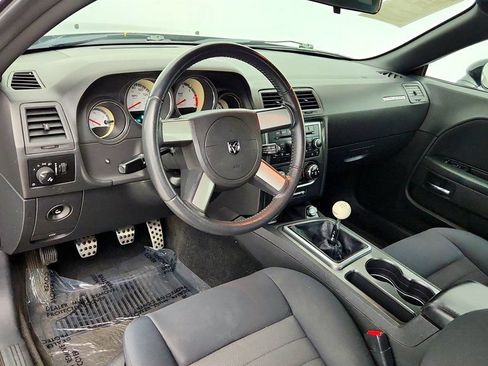 Used 2010 Dodge Challenger R/T RWD image 11