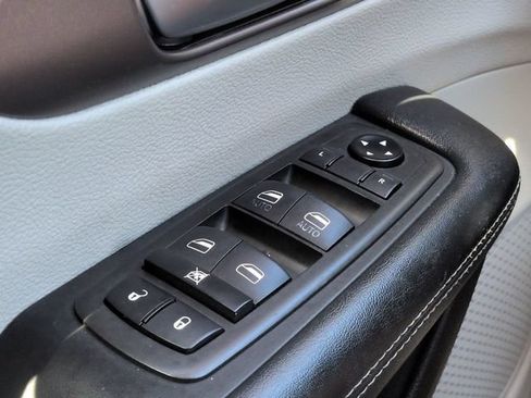 Used 2021 Chrysler Voyager Lxi FWD image 21