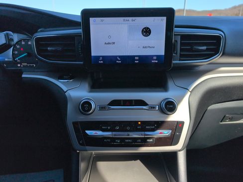 Used 2022 Ford Explorer XLT w/ Equipment Group 202A image 22