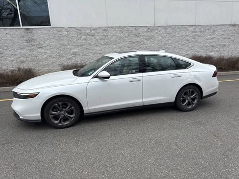 Used 2023 Honda Accord EX image 2