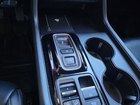 Used 2025 Honda Pilot EX-L image 28