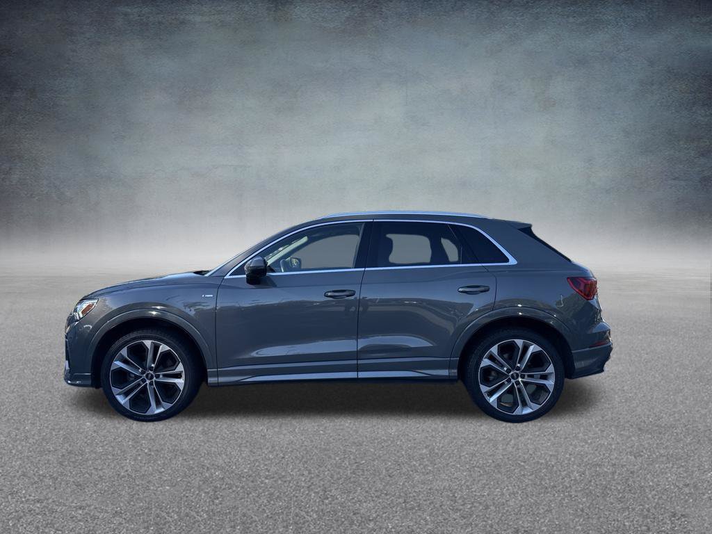 Used 2019 Audi Q3 2.0T Premium Plus w/ Premium Plus Package AWD/4WD image 2