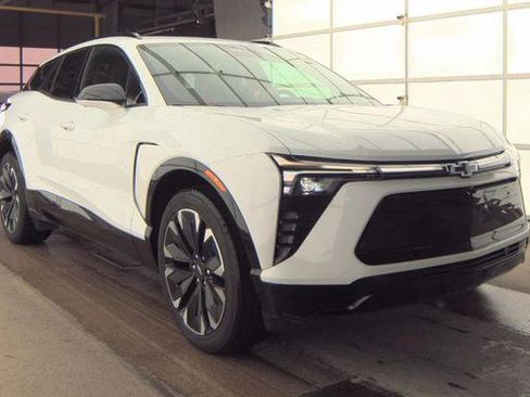 Used 2024 Chevrolet Blazer EV RS image 2