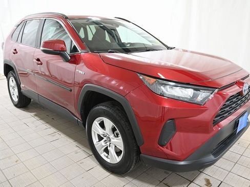 Used 2020 Toyota RAV4 LE image 14