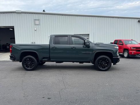 Used 2026 Chevrolet Silverado 2500 LT w/ Trail Boss Package AWD/4WD image 2