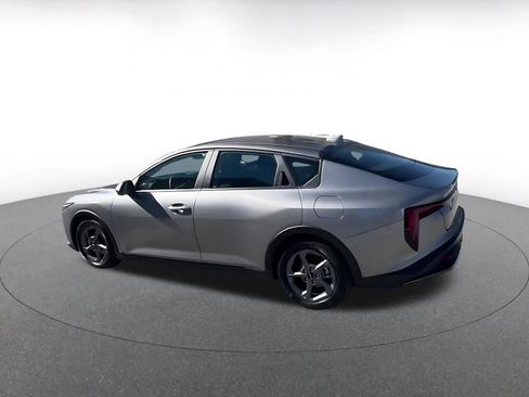 Used 2025 Kia K4 LXS image 9