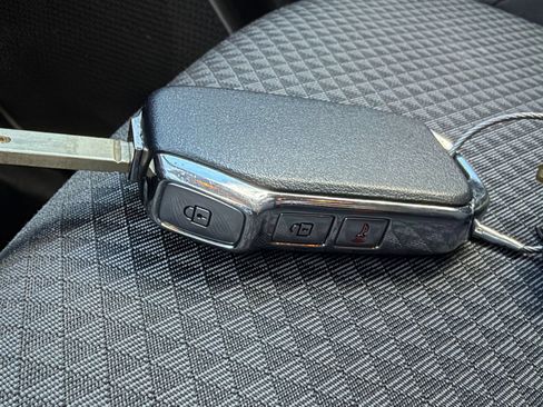 Used 2025 Kia Soul LX w/ LX Technology Package FWD image 21