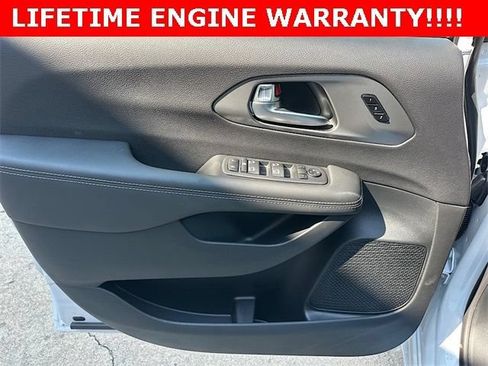 New 2026 Chrysler Pacifica Select FWD image 13