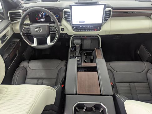 Used 2025 Toyota Sequoia Capstone image 25