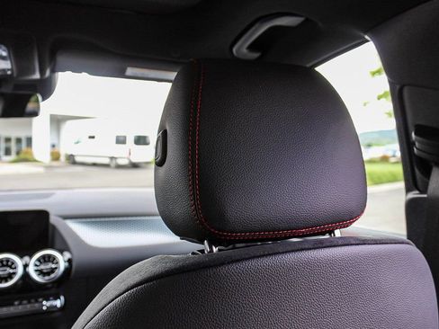 Used 2024 Mercedes-Benz GLA 250 4MATIC image 36