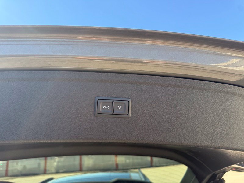 Used 2024 Audi SQ5 Premium Plus w/ Premium Plus Package AWD/4WD image 8