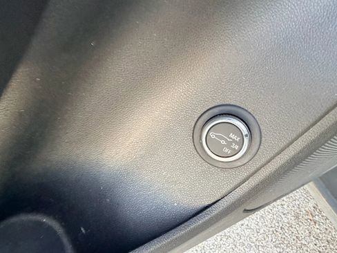 Used 2021 Chevrolet Blazer LT image 13