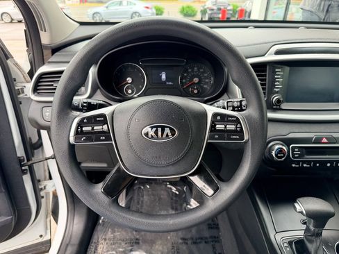 Used 2019 Kia Sorento AWD V6 image 18
