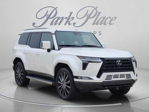 Used 2024 Lexus GX 550 w/ Accessory Package (Z1) AWD/4WD image 4