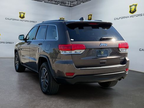 Used 2019 Jeep Grand Cherokee Laredo w/ Laredo X Package image 3