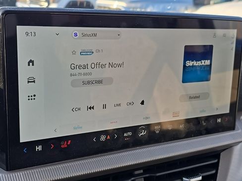 Used 2025 Ford Explorer Active w/ Active Comfort Package image 29