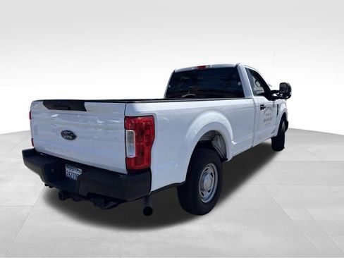 Used 2019 Ford F250 XL w/ Power Equipment Group RWD image 3
