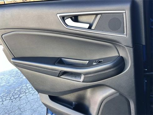 Used 2023 Ford Edge SEL image 18