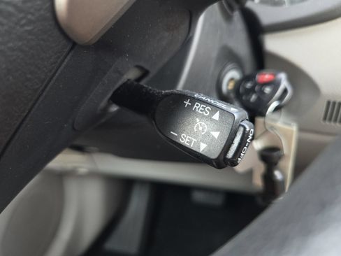 Used 2012 Toyota Corolla LE FWD image 23