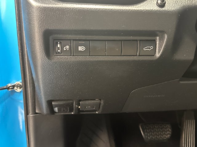 Used 2021 Toyota RAV4 XLE Premium FWD image 22