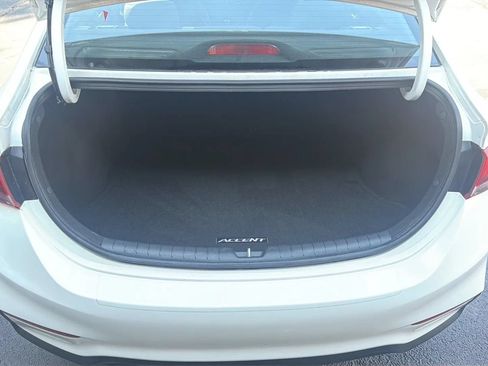 Used 2020 Hyundai Accent SE FWD image 11