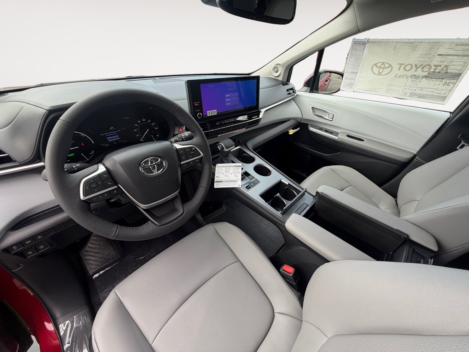 Certified 2026 Toyota Sienna XLE FWD image 9