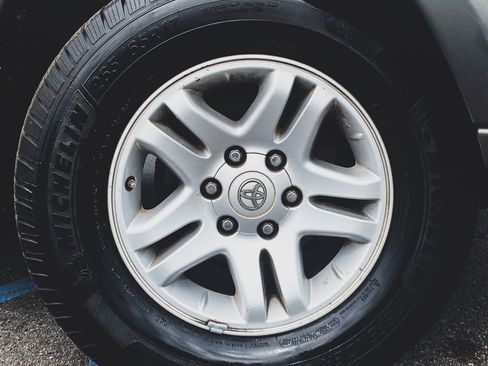 Used 2005 Toyota Tundra Limited AWD/4WD image 2